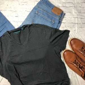 Perry Ellis Striped Short Sleeve V-Neck Shirt L